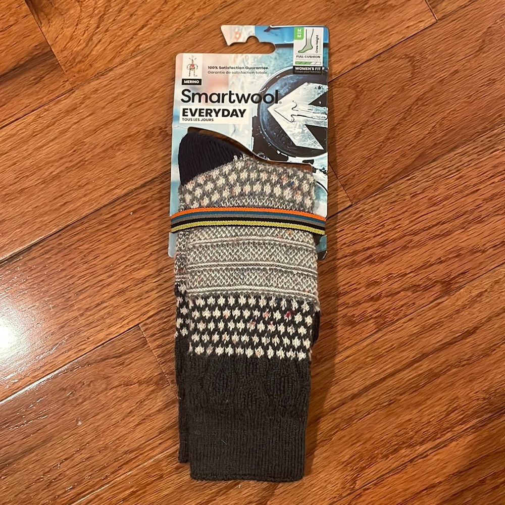 Women's Everyday Popcorn Cable Full Cushion Crew Socks - Colour: Dark Sage